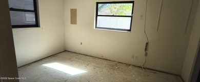 Unlock the potential of this 3-bedroom, 2-bathroom home nestled - photo 26