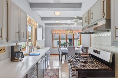 Spacious and beautifully updated 4-bedroom, 3-bath two-story - photo 10