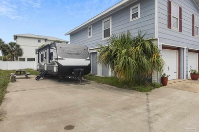Welcome to 1005 Via de Luna Drive, a beautifully renovated 1,566 - photo 4