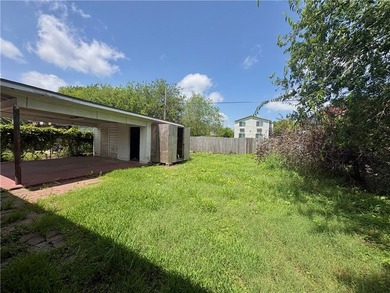 Located near Downtown Corpus Christi, this charming 3-bedroom - photo 17