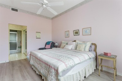 Situated on the top (4th) floor this 2-bed 2-bath residence - photo 18