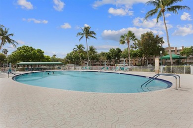 Situated on the top (4th) floor this 2-bed 2-bath residence - photo 25