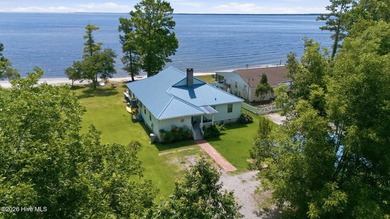 Welcome to your own private beachfront retreat on the shores of - photo 1