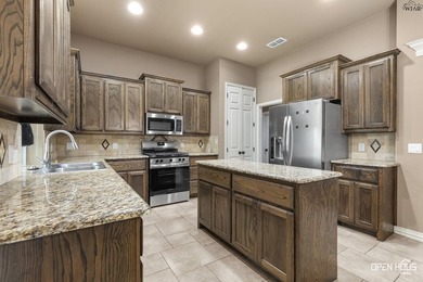 Beautiful 3-bedroom, 2-bath, 2-car garage home featuring - photo 8