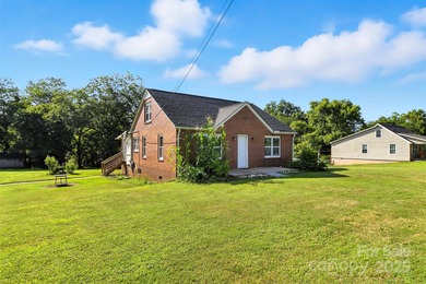 Lake Hickory Home Active Under Contract in Hickory North Carolina