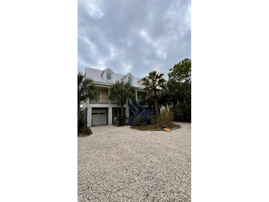 REDUCED PRICE! Welcome to 705 Hernando Place. This home has been - photo 4