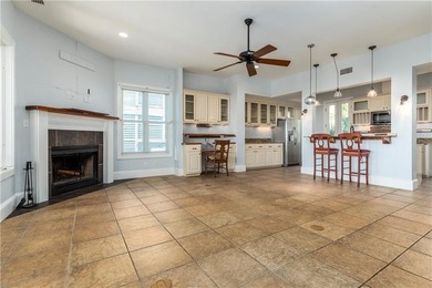 REDUCED PRICE! Welcome to 705 Hernando Place. This home has been - photo 8