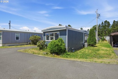 Move-in ready and beautifully remodeled! This 2-bedroom, 1-bath - photo 2