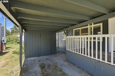 Move-in ready and beautifully remodeled! This 2-bedroom, 1-bath - photo 3