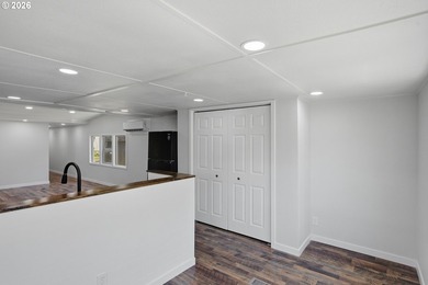 Move-in ready and beautifully remodeled! This 2-bedroom, 1-bath - photo 9