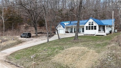 Welcome to your lakefront retreat in coveted Indian Creek Cove - photo 3