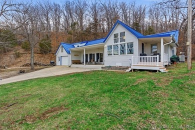 Welcome to your lakefront retreat in coveted Indian Creek Cove - photo 7