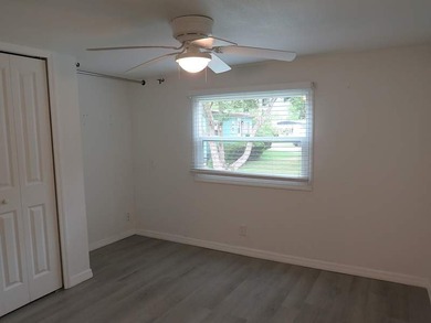 Turnkey Ready Comfortable Open Floor Plan. Bedrooms are on - photo 10
