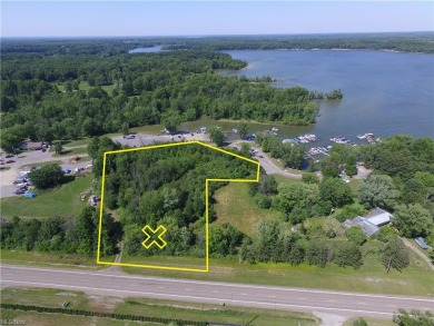 Berlin Lake Acreage For Sale in Deerfield Ohio