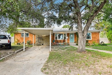 (private lake, pond, creek) Home For Sale in Fort Worth Texas