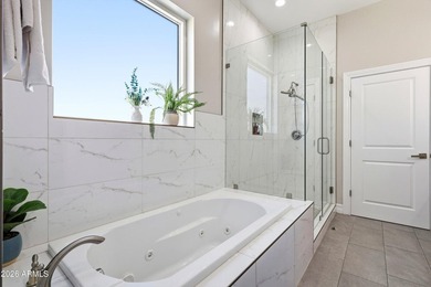 Modern desert luxury beautifully designed single-level home in - photo 18