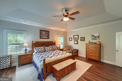 Beauty, Location & Easy Living! This spacious ranch offers the - photo 21