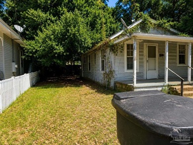 Invertor Special! Home has been vacant since 2017 and is being - photo 2