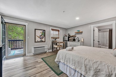 Welcome to Karoo Lodge and Cabins at Smith Mountain Lake. This - photo 29