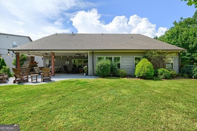 Beauty, Location & Easy Living! This spacious ranch offers the - photo 32