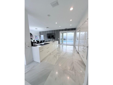 * FANTASTIC NEW PRICE * THIS BEAUTIFULLY APPOINTED 5 BEDROOMM, 5 - photo 9