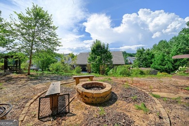 Beauty, Location & Easy Living! This spacious ranch offers the - photo 41