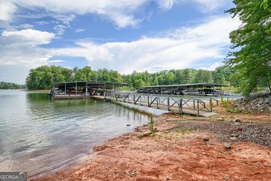 Beauty, Location & Easy Living! This spacious ranch offers the - photo 44