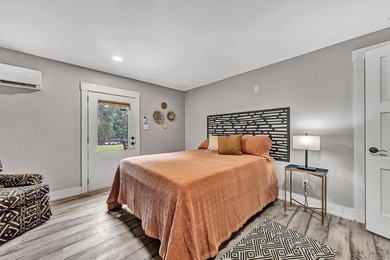Welcome to Karoo Lodge and Cabins at Smith Mountain Lake. This - photo 47