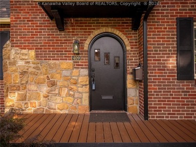 Exceptional space, timeless character, and thoughtful updates - photo 4