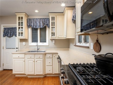 Exceptional space, timeless character, and thoughtful updates - photo 8