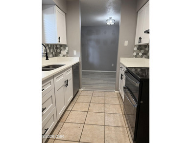 Look no further than this beautiful 3-bedroom, 2-bathroom home - photo 11