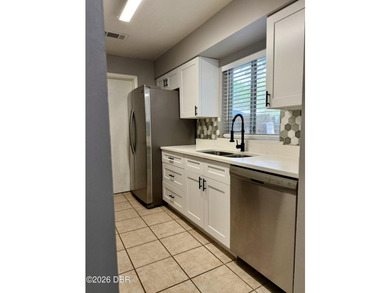 Look no further than this beautiful 3-bedroom, 2-bathroom home - photo 12