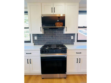 Beautiful newly renovated Large 2 Bedrooms in one of the best - photo 12