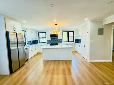 Beautiful newly renovated Large 2 Bedrooms in one of the best - photo 16