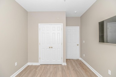 Welcome to this exceptional 3-bedroom, 4-bath mixed-use townhome - photo 17