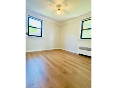 Beautiful newly renovated Large 2 Bedrooms in one of the best - photo 25