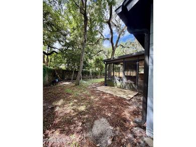 Look no further than this beautiful 3-bedroom, 2-bathroom home - photo 29
