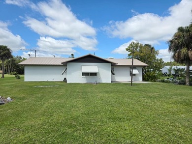 Lake Okeechobee Access - Close to locks, CBS home freshly - photo 2