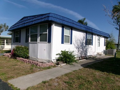 Spacious and well-maintained, this inviting home offers comfort - photo 3