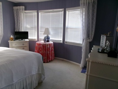 Spacious and well-maintained, this inviting home offers comfort - photo 9