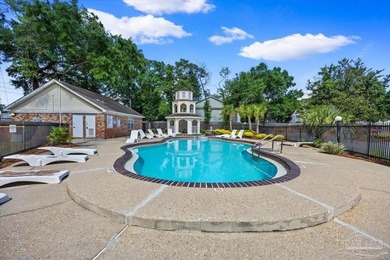 Welcome home to this move-in ready one bedroom condo in the - photo 3
