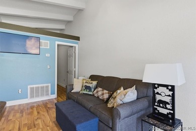 Your cozy lake retreat awaits. This 1 bed 1 bath condo located - photo 6