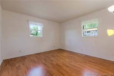 When you are looking for a lawn on the lake (and it is hard to - photo 10