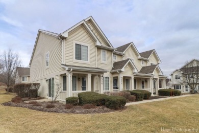 Lake Townhome/Townhouse For Sale in Fox Lake, Illinois