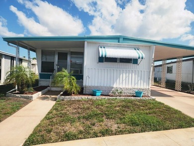 Welcome to this adorable manufactured home in desirable 4 - photo 2