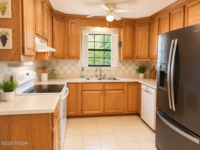 Located in the gated lake community of Lake Wildwood, this - photo 10