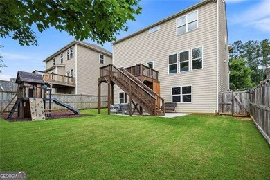 Looking for a MOVE-IN ready 4 bedroom home with 2 main level - photo 3