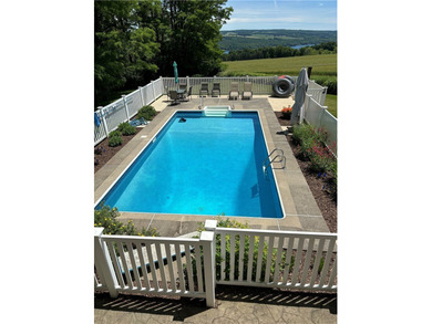 Unwind into a lifestyle of quiet grandeur and wide-open spaces - photo 7