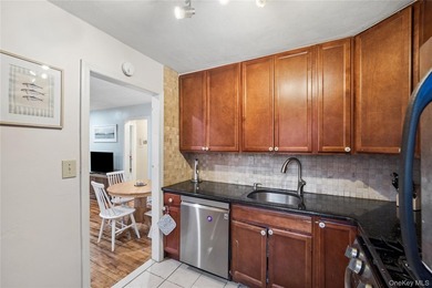 Welcome to this spacious 2 Bedroom Residence in The Estates at - photo 8