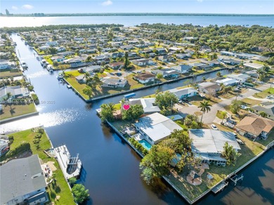 Caloosahatchee River Home For Sale in Fort Myers Florida